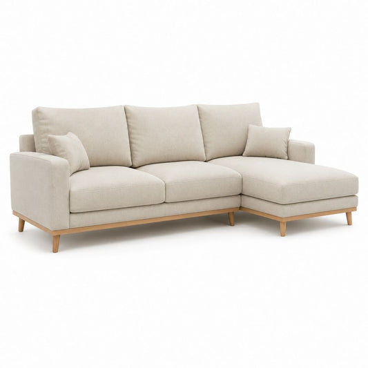 Divano angolare 3 posti beige in poliestere con chaise longue destra e gambe in faggio massello 240 x 160 x 85 cm